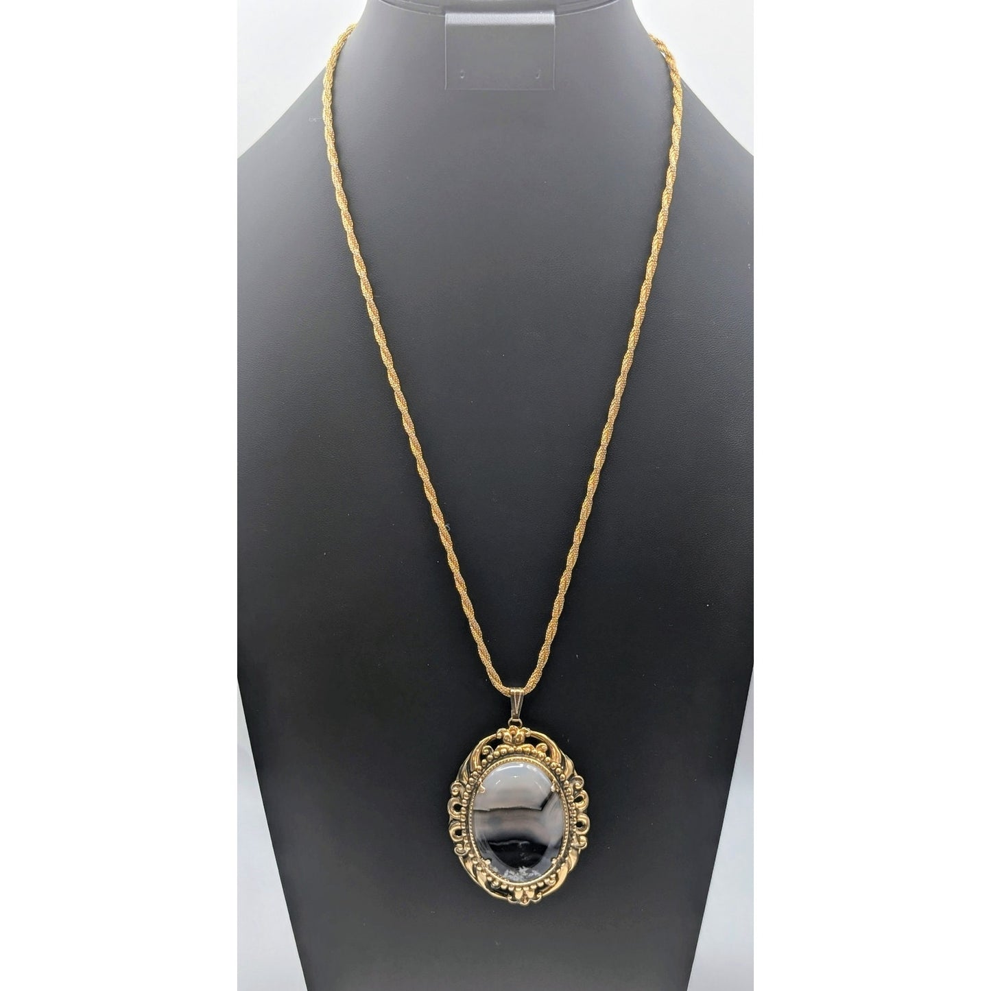 Vintage Gold Tone Agate Stone Pendant Braided Chain 25.5" Necklace