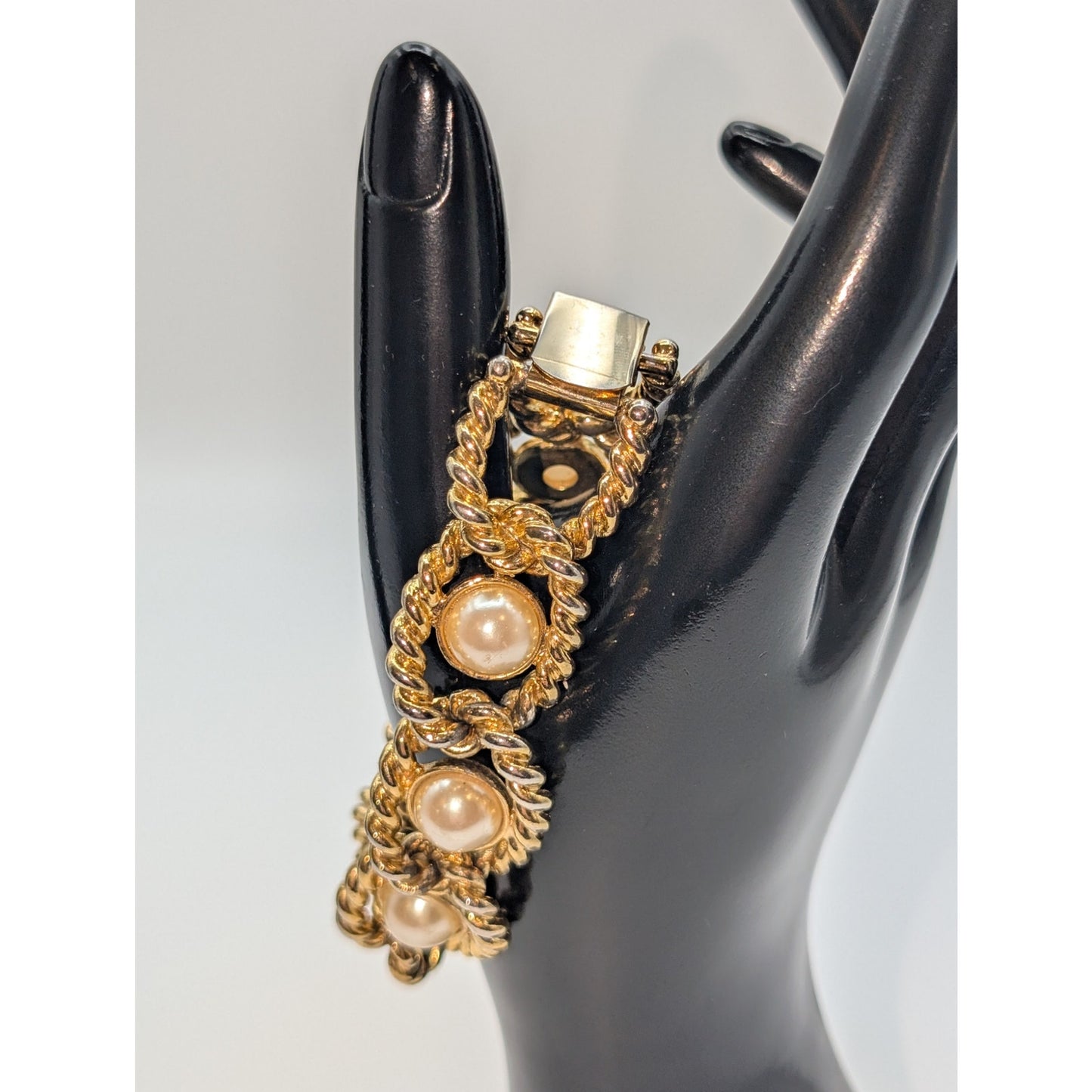 Vintage Chunky Twisted Gold Tone Chain Link Bezel Set Faux Pearl Bracelet