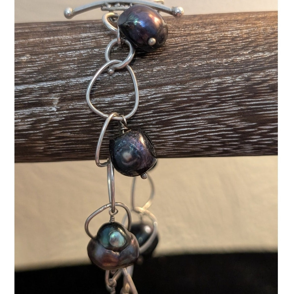 Unmarked Sterling Silver Large Natural Peacock Pearl Dangle Loopy Chain Bracelet