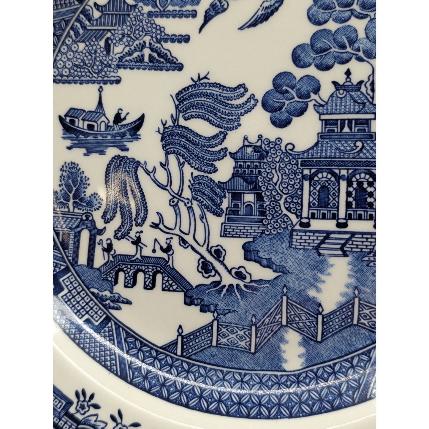 Staffordshire Churchill Blue Willow Made in England 10" Dinner Plate
