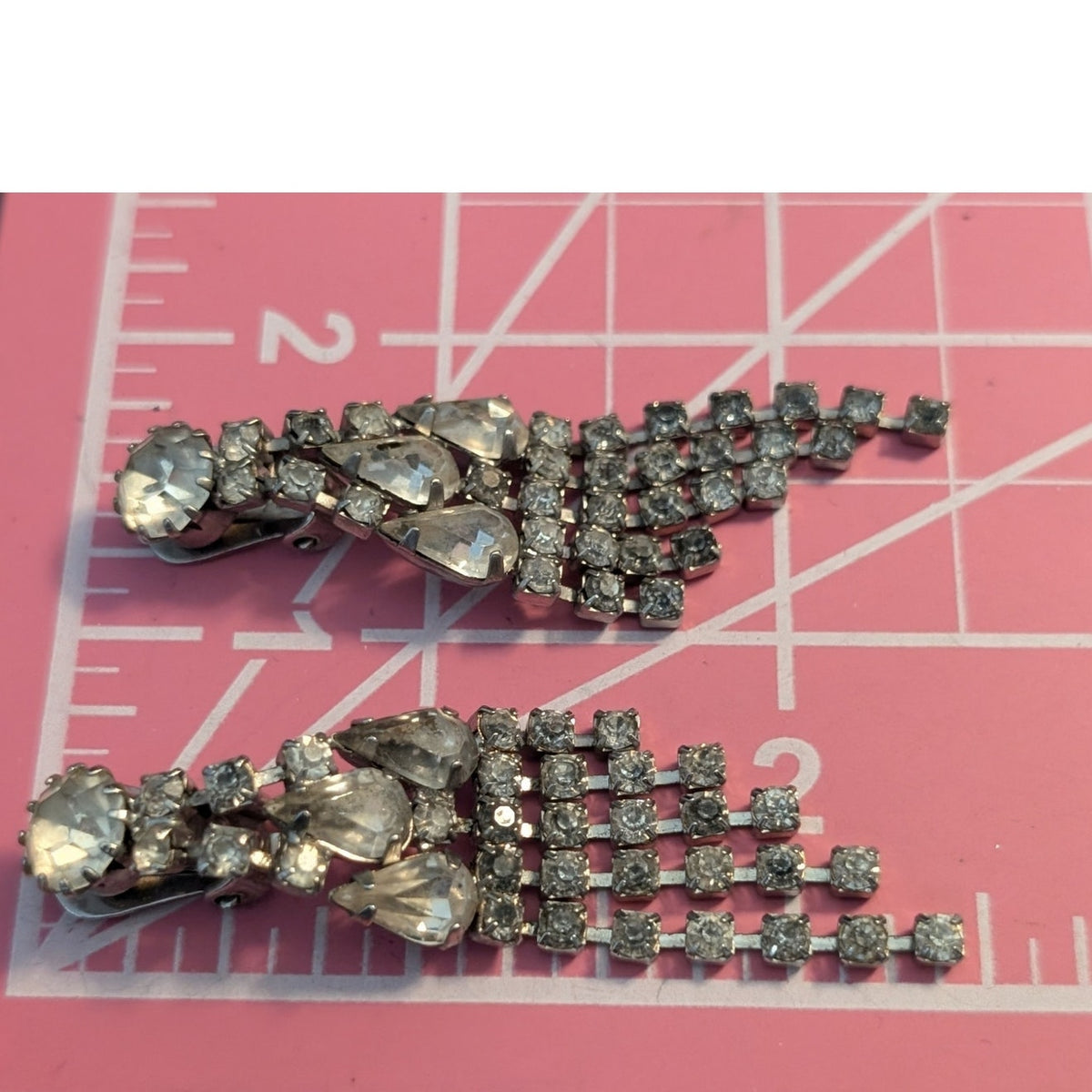 Vintage Weiss Clip On Waterfall Dangling Rhinestone  Earrings
