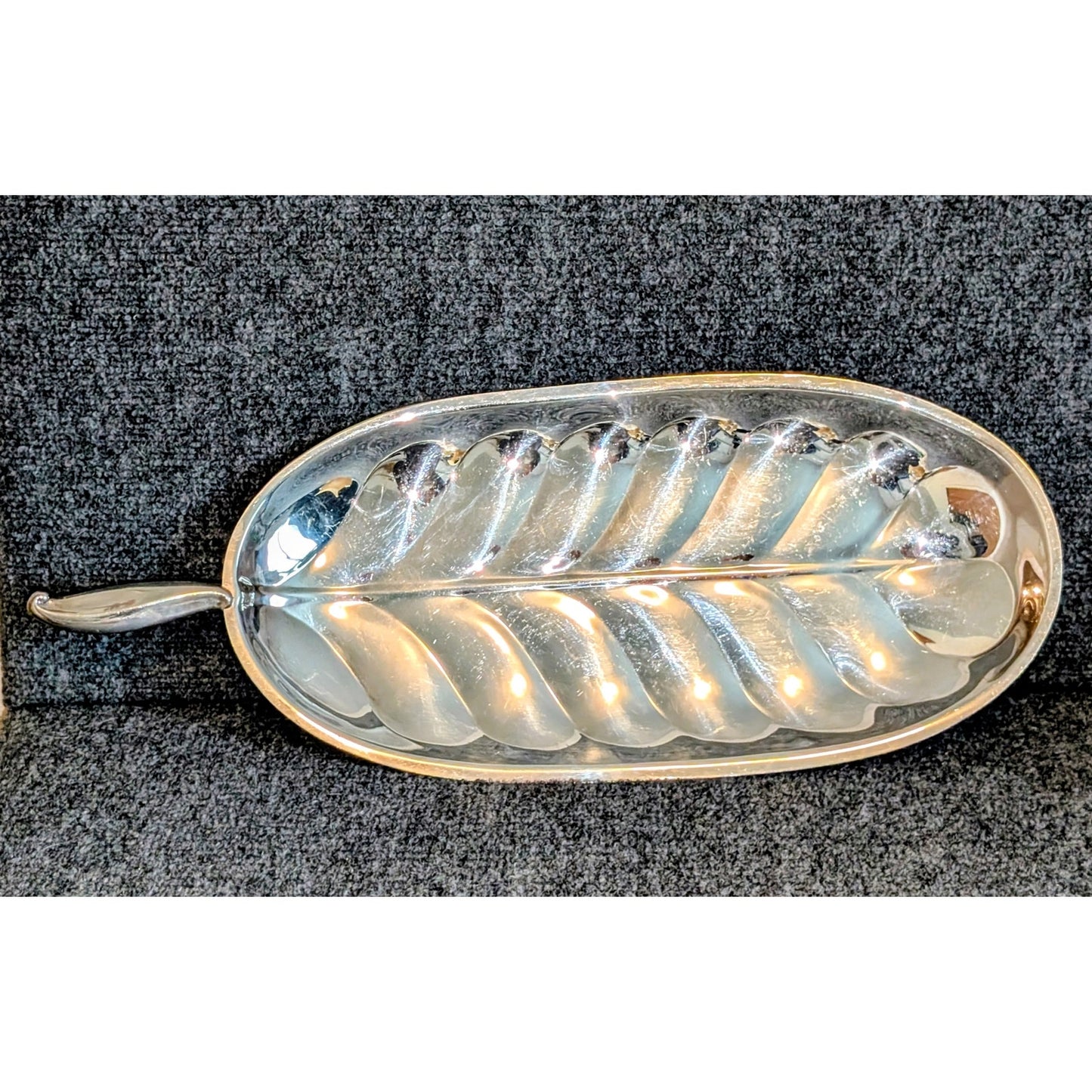 Vtg Mid-Century F.B. Rogers Silver Plate Oval Banana Leaf Serving Tray W/ Handle