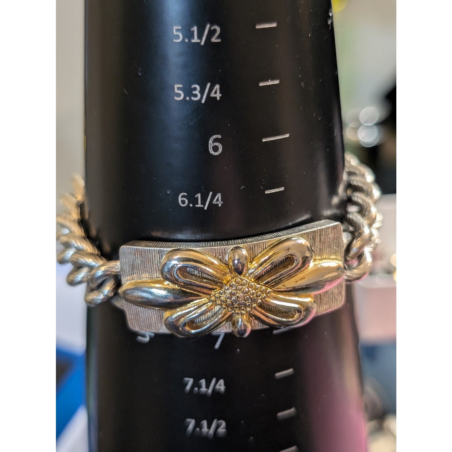 RARE FIND! Vintage Signed Oscar De La Renta Two Tone Chunky Chain Link Bracelet