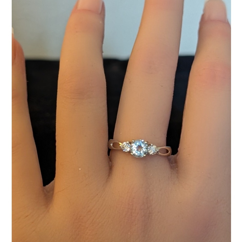 925 Sterling Silver Blue Topaz Round CZ Ring Size 7.5