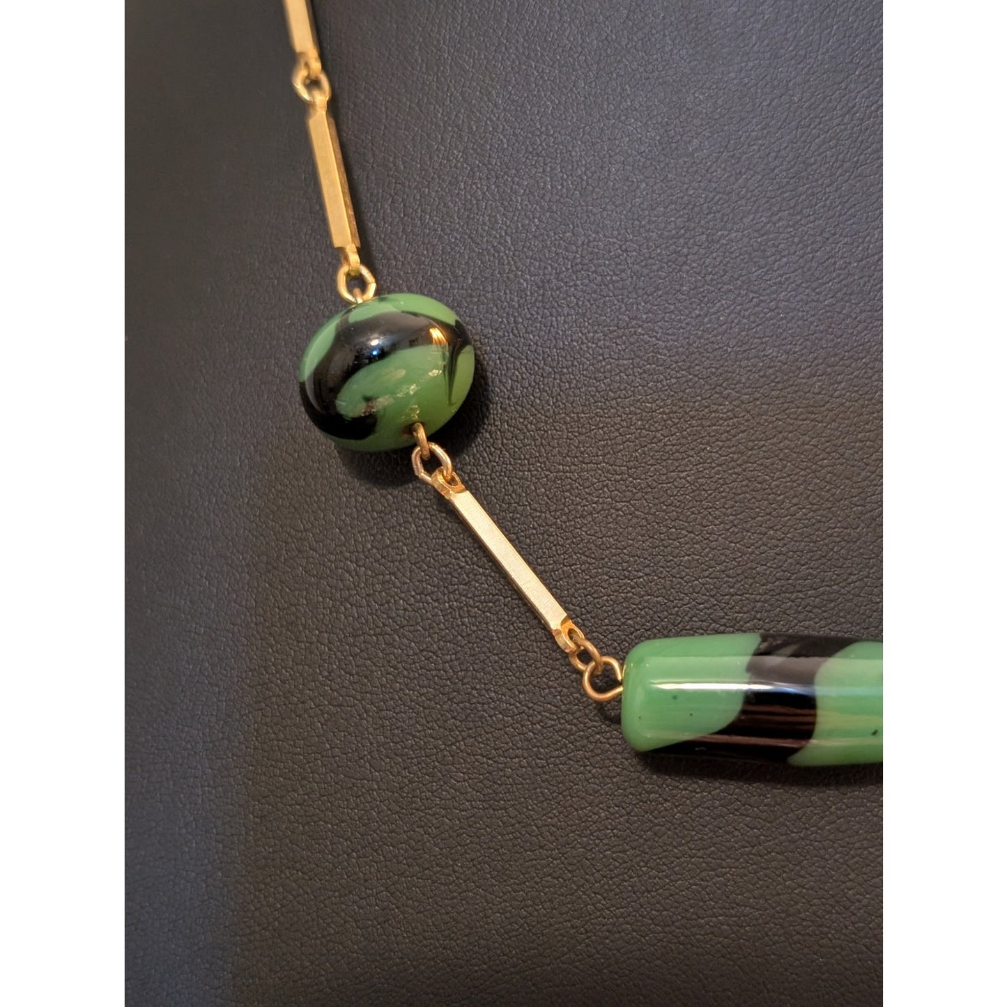Vtg Gold Tone Bar & Green Black Art Glass Beaded Necklace W/ Barrel Screw Clasp