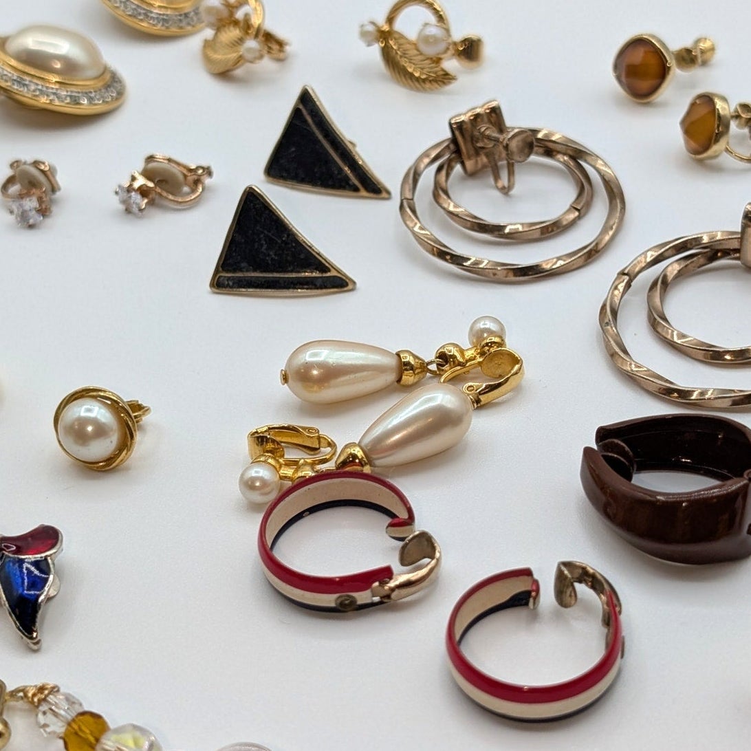 Lot of 22 Pair Vintage Gold Tone Mixed Vibe Clip On Screw Back Earrings