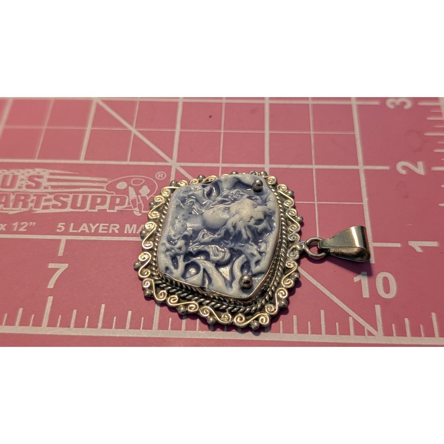 Vtg Carved Shell Tested Sterling Scrolling Filigree Rope Detail Setting Pendant