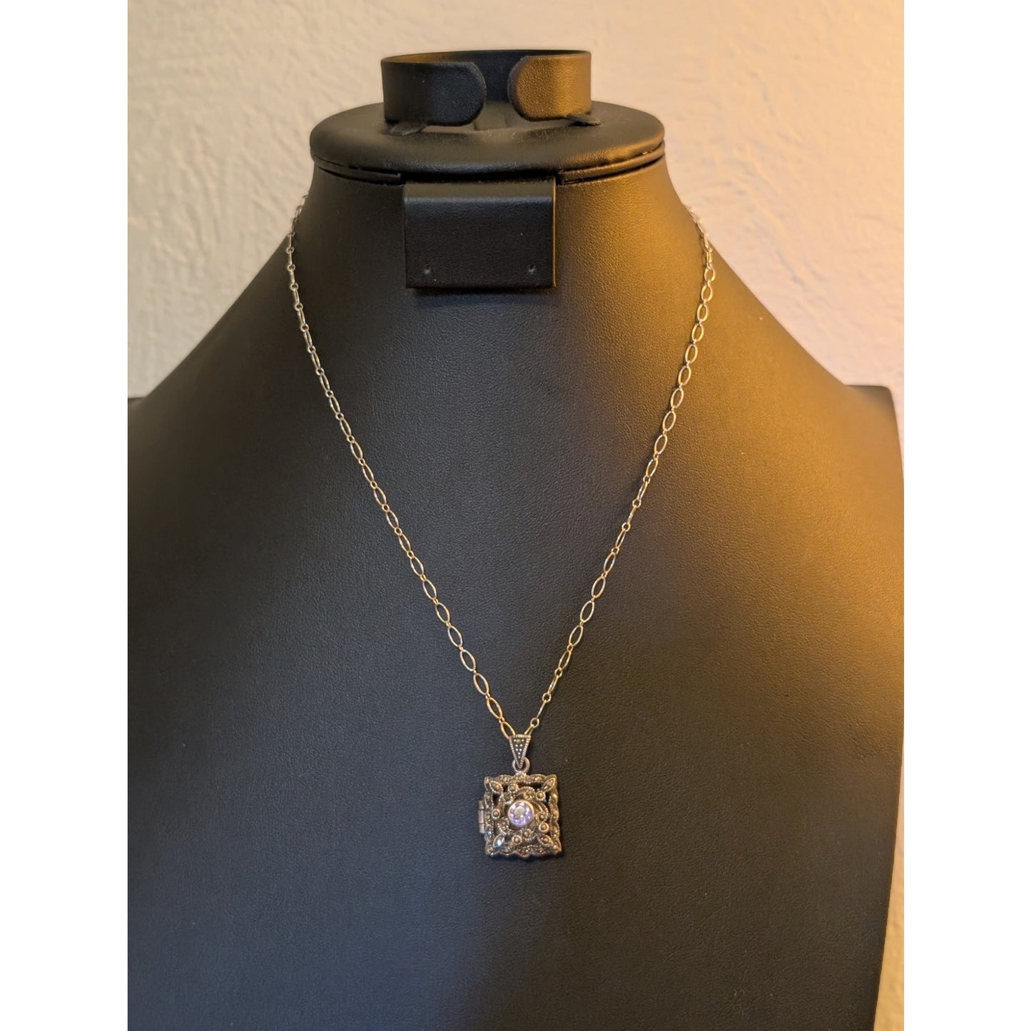 Gorgeous Vtg Amethyst Marcasite Sterling Silver Filigree Locket Pendant Necklace