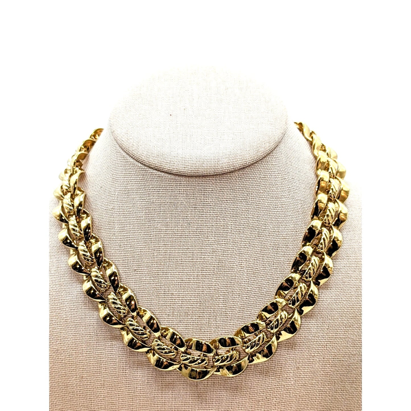 Vintage Signed Trifari Polished Curved Joined By Textured Link Chain Necklace