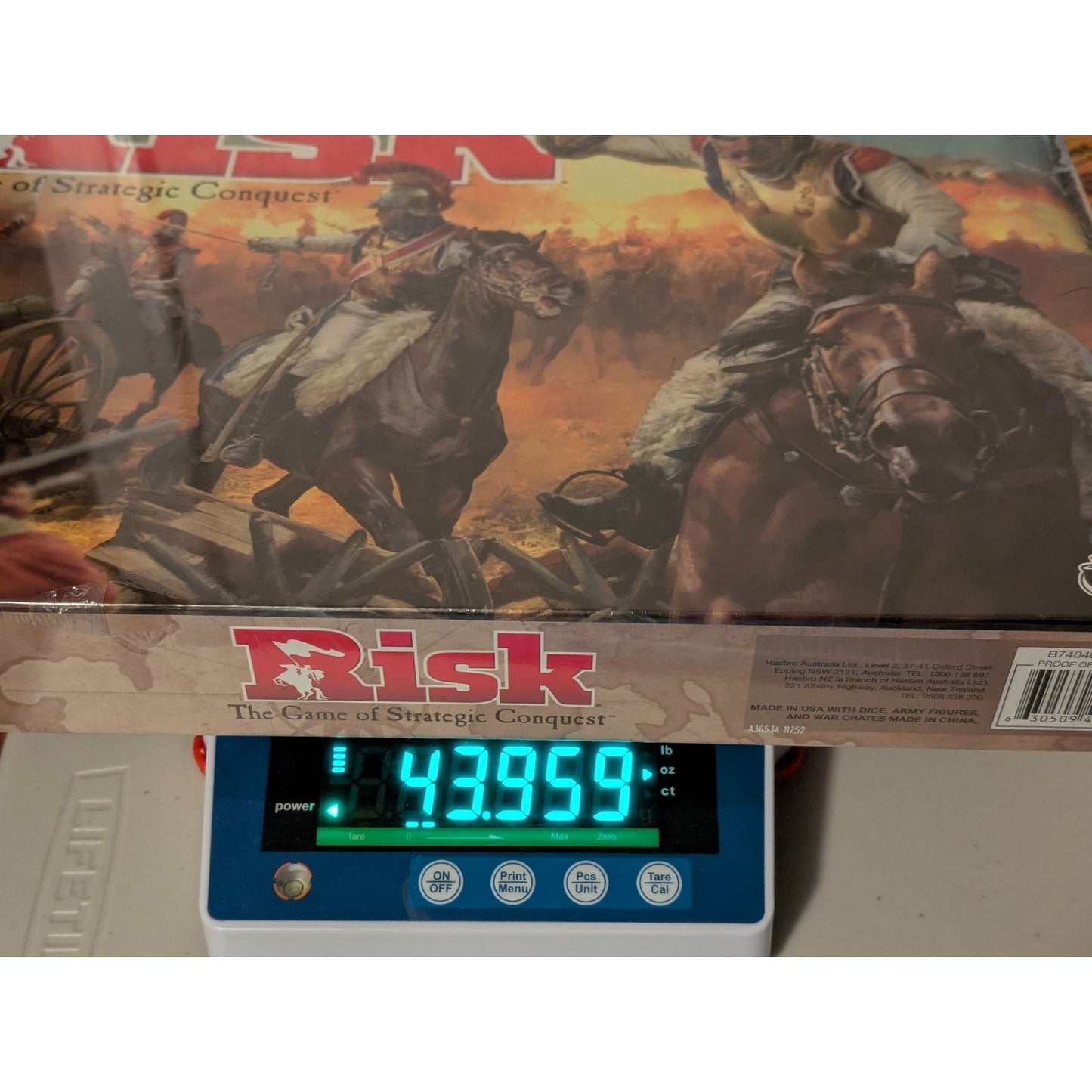 Risk Strategy Board Game 2015 Hasbro Brand New in Damaged Box Sealed