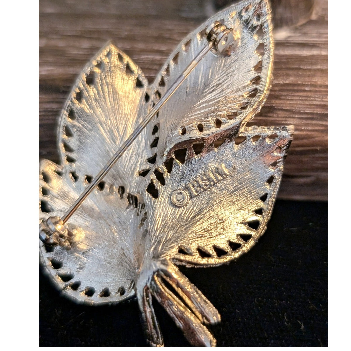 Vintage Signed BSK Gold Tone Four Leaf Textured Diamond Cut BROOCH