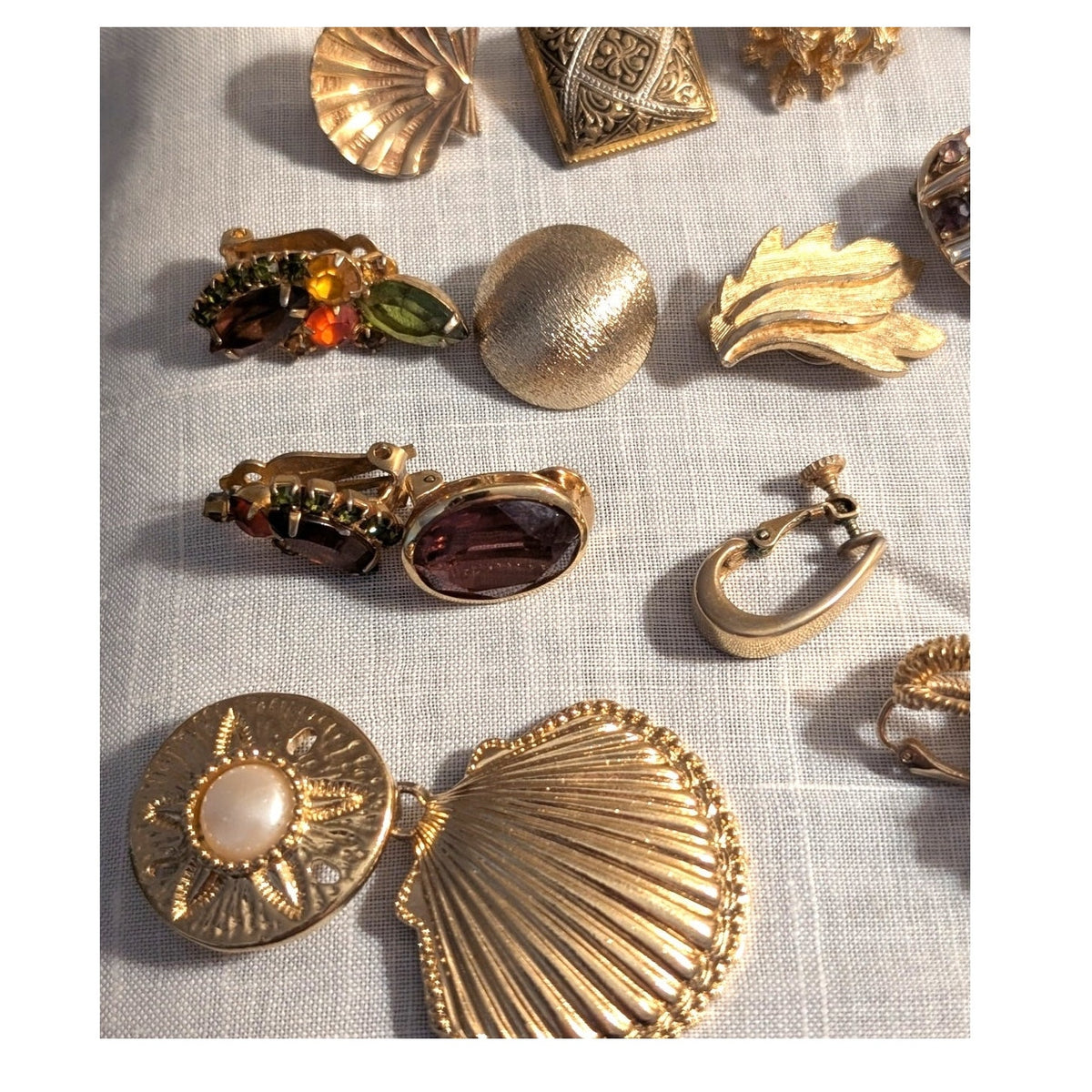 Lot of Single Vintage Gold Tone Clip Screw Earrings