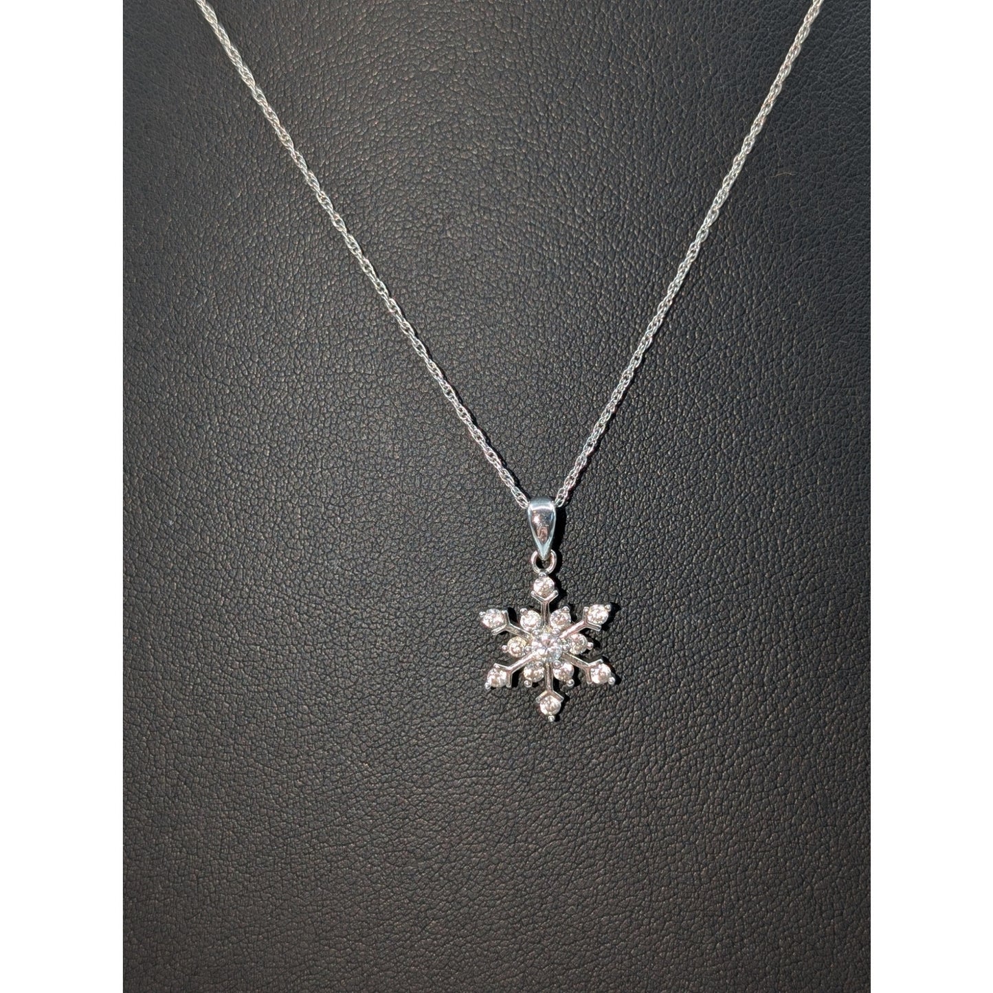 925 Sterling Silver CZ Snowflake Pendant 18" Chain Necklace