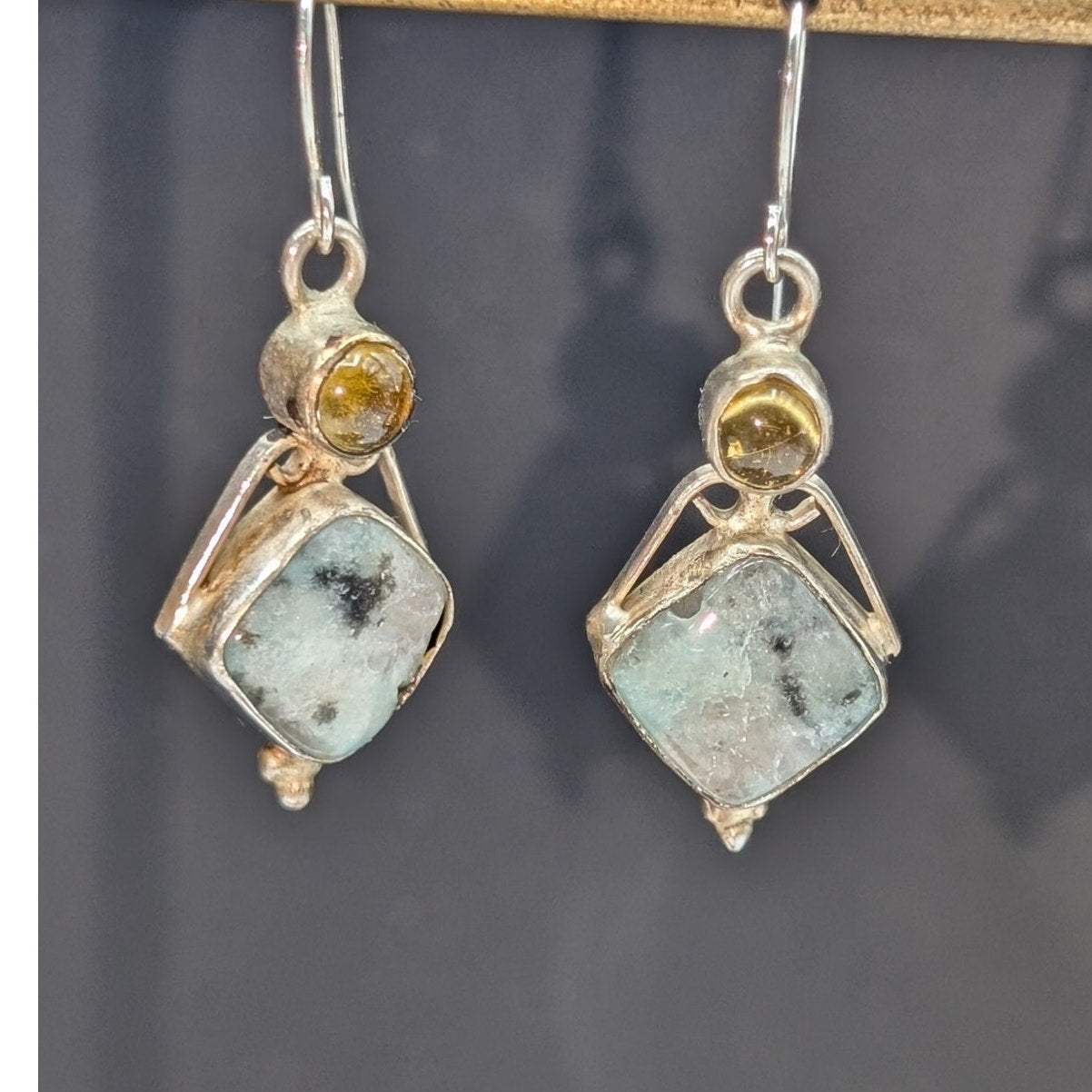 Vtg  925 Sterling Silver Light Blue Gray Stone Yellow Glass Cab Dangle Earrings