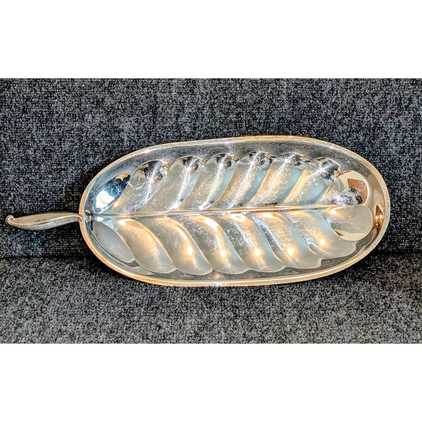 Vtg Mid-Century F.B. Rogers Silver Plate Oval Banana Leaf Serving Tray W/ Handle