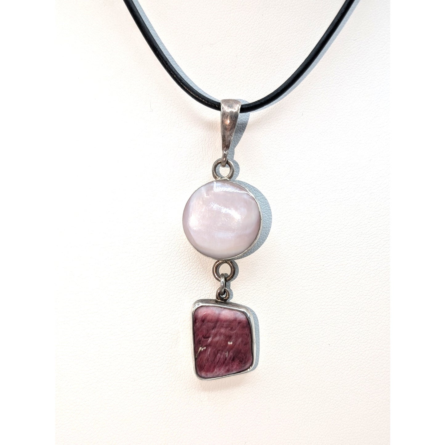 Vtg 925 Sterling Silver Pink Mother of Pearl & Purple Spiny Oyster Cord Necklace