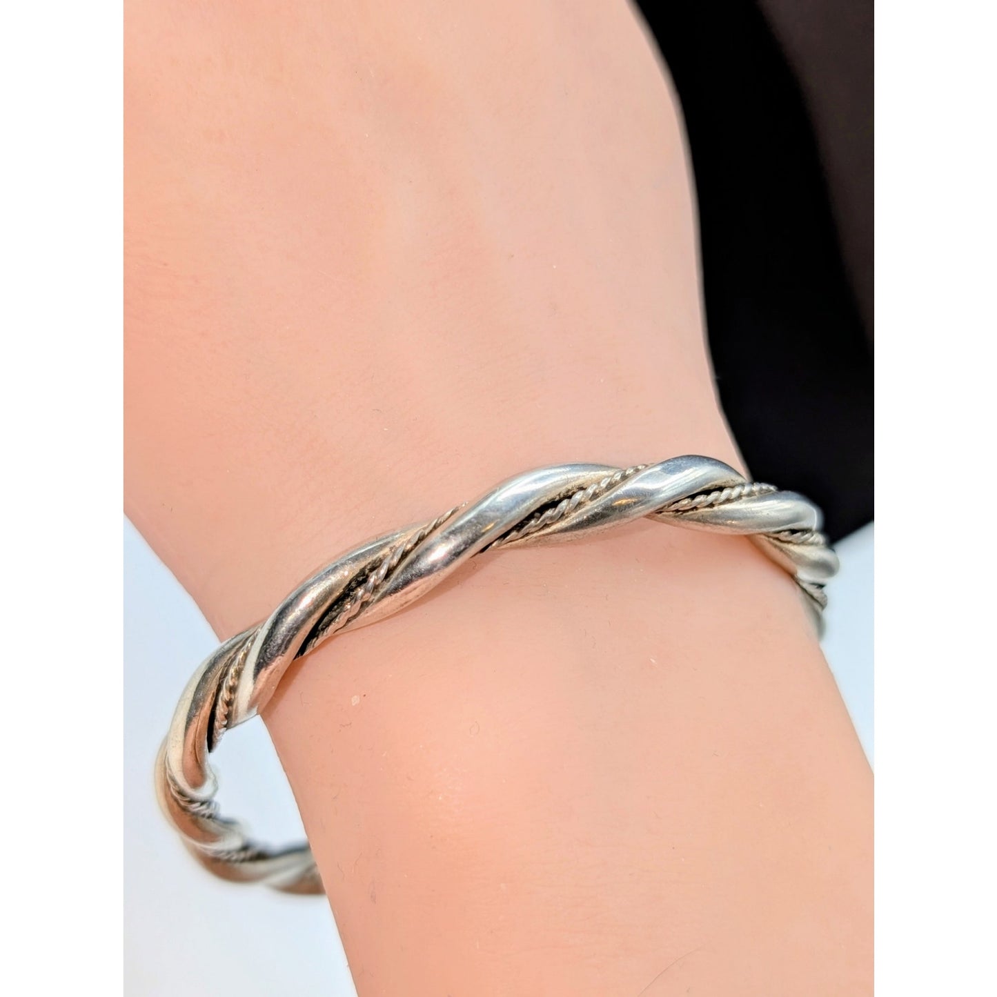 Vintage Unmarked Tested 925 Sterling Silver Twisted Bangle Bracelet