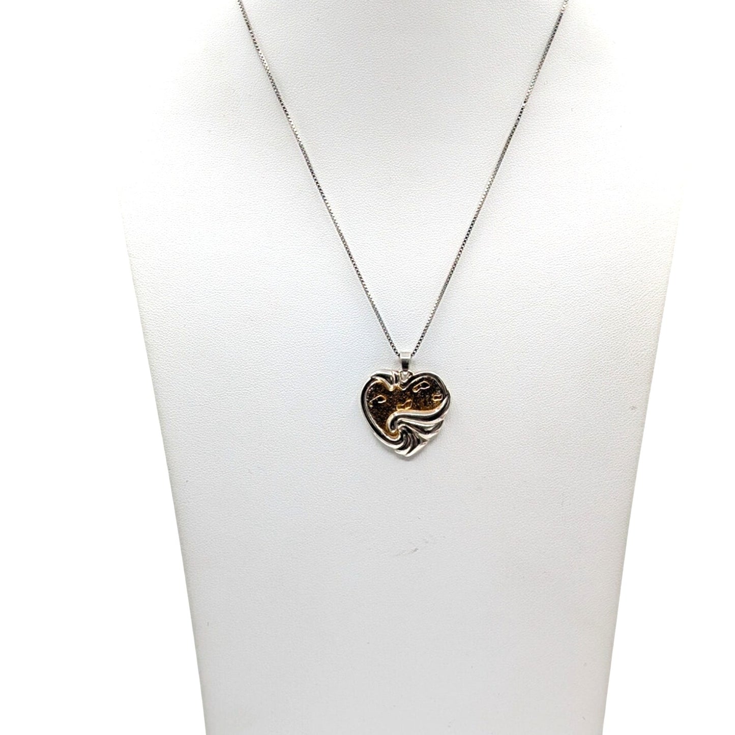 Gorham 925 Sterling "Footprints in the Sand" Heart Pendant Box Chain Necklace