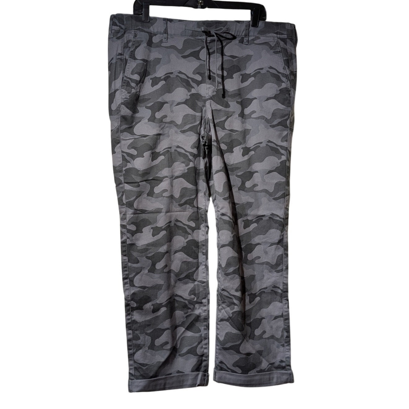 Torrid NWT Weekend Mid-Rise Straight Stretch Twill Camo Cadet Grey 2R (2X)