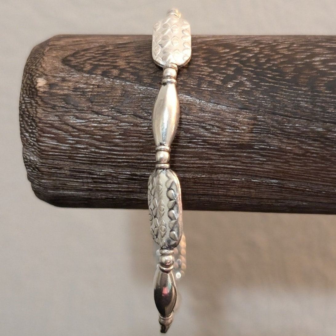 925 Sterling Silver Oval Textured Long Bicone Beaded Flower Toggle Bracelet