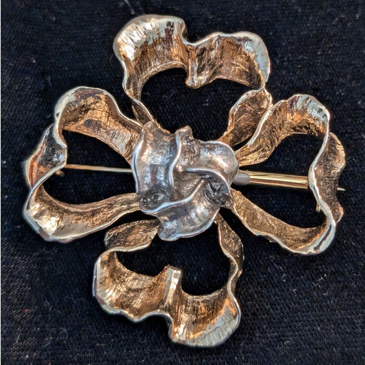 Designer Signed Oscar de la Renta Vintage Two Toned Ribbon Flower Brooch