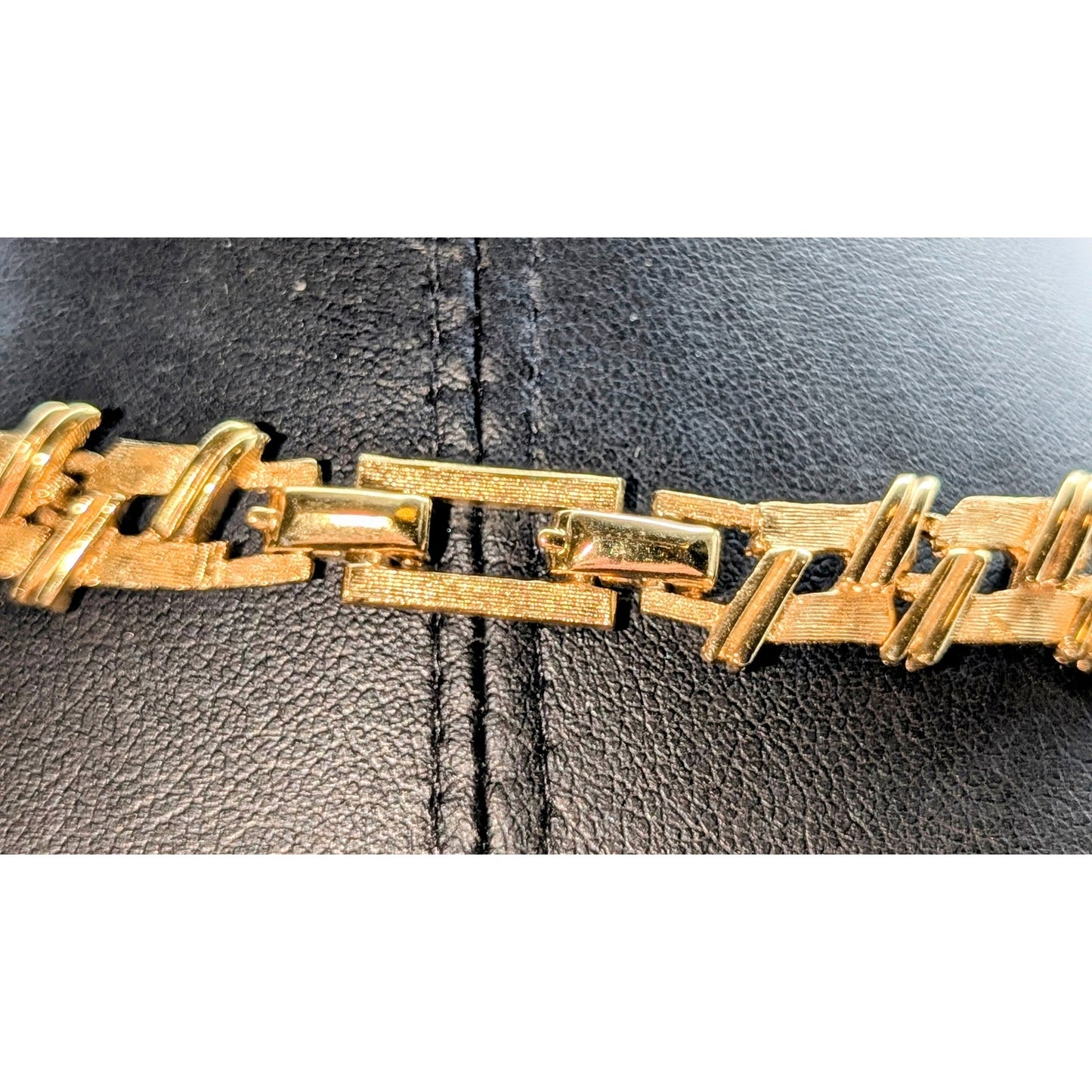Vintage Gold Tone Textured Polished Basket Weave Chain Link Collar Necklace