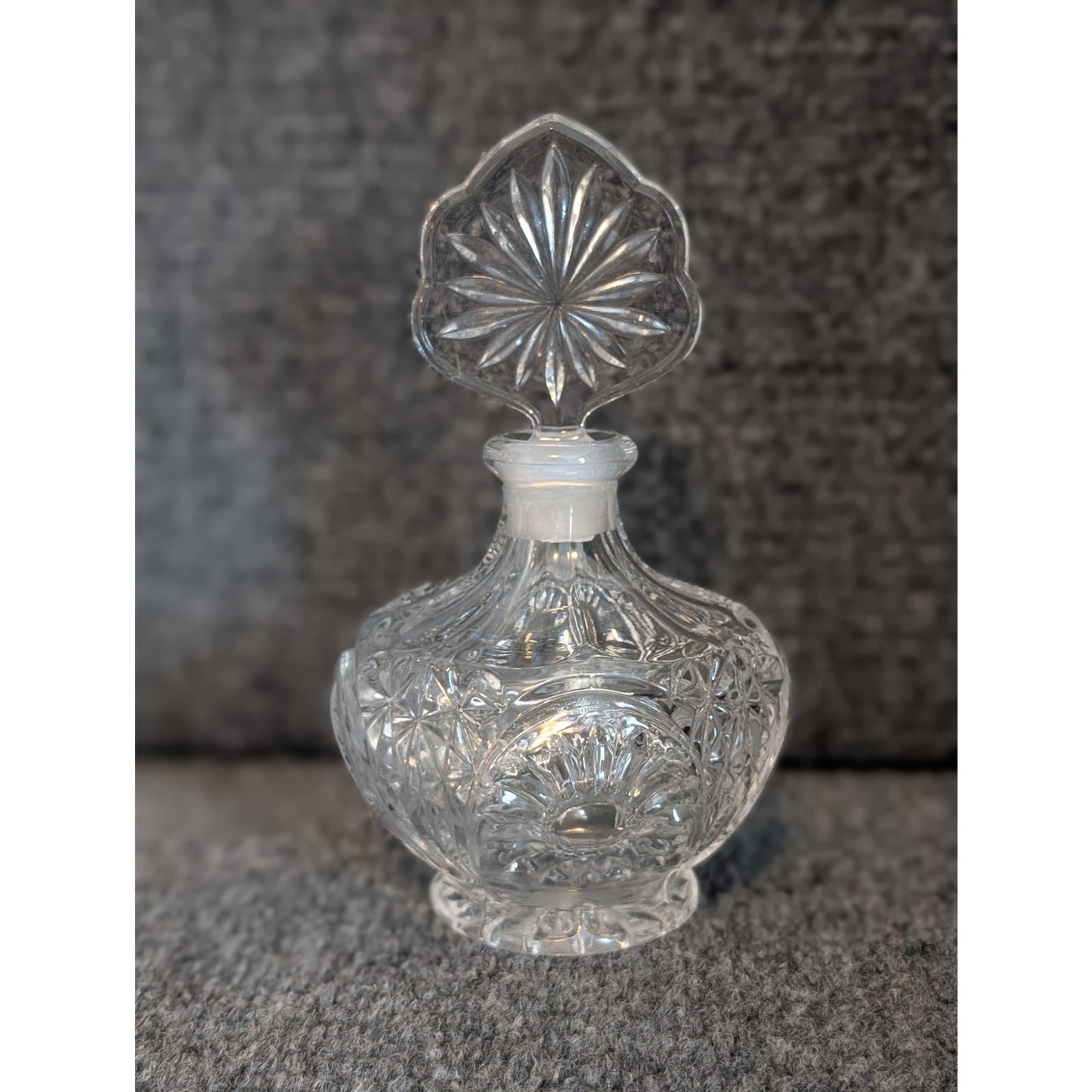 Vintage Hofbauer Byrdes Collection Crystal Bird Perfume Bottle W/ Dauber Topper