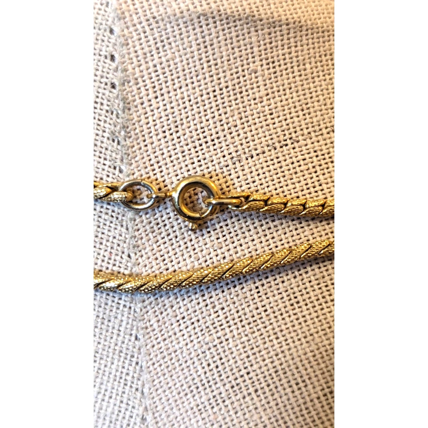 Vintage 54" Long Textured Gold Tone Chain W/ Spring Ring Clasp