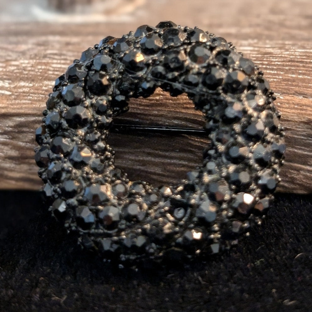Vintage Art Deco Black Rhinestone Black Metal Wreath Brooch