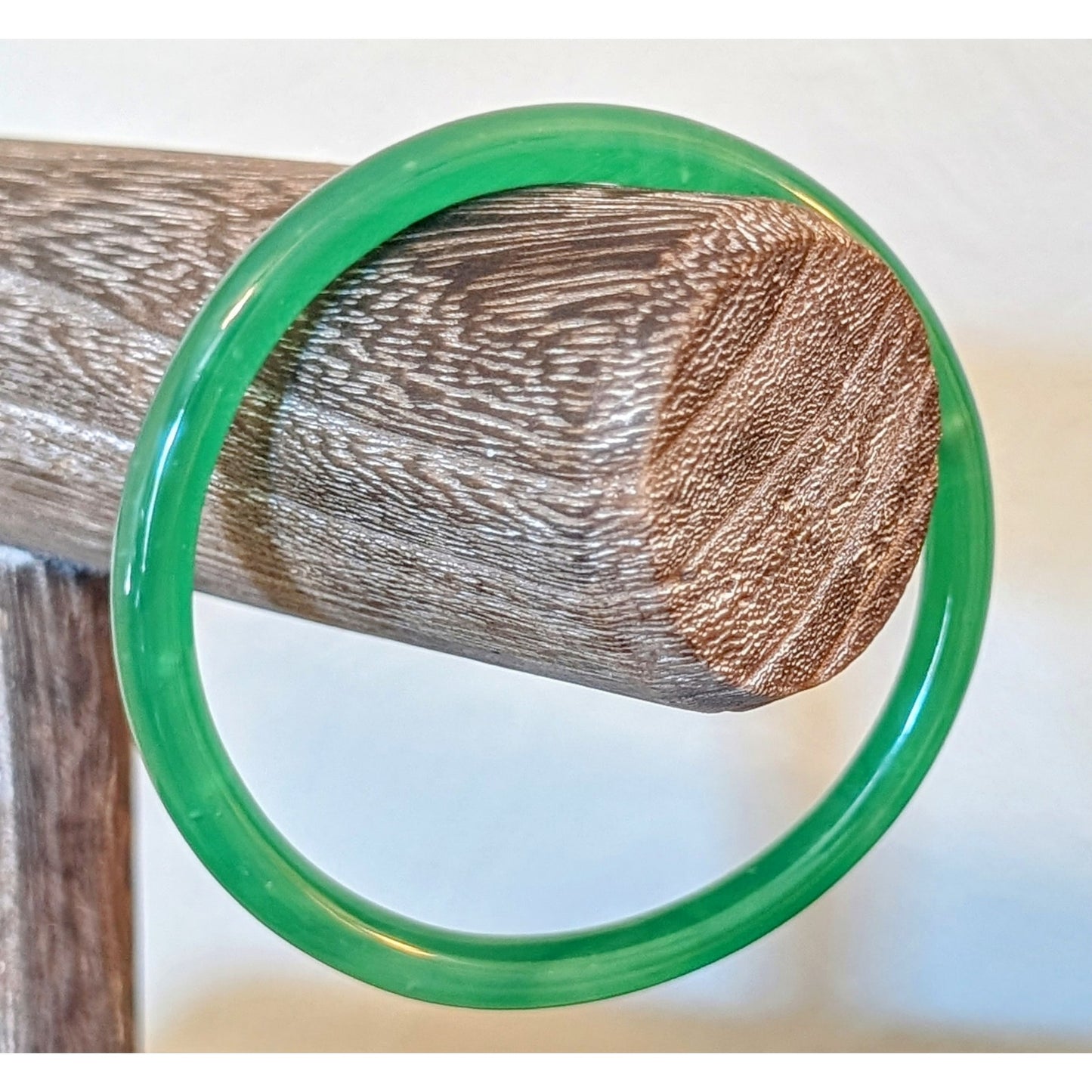 Vintage Iridescent Lime Green Art Glass Bangle Bracelet