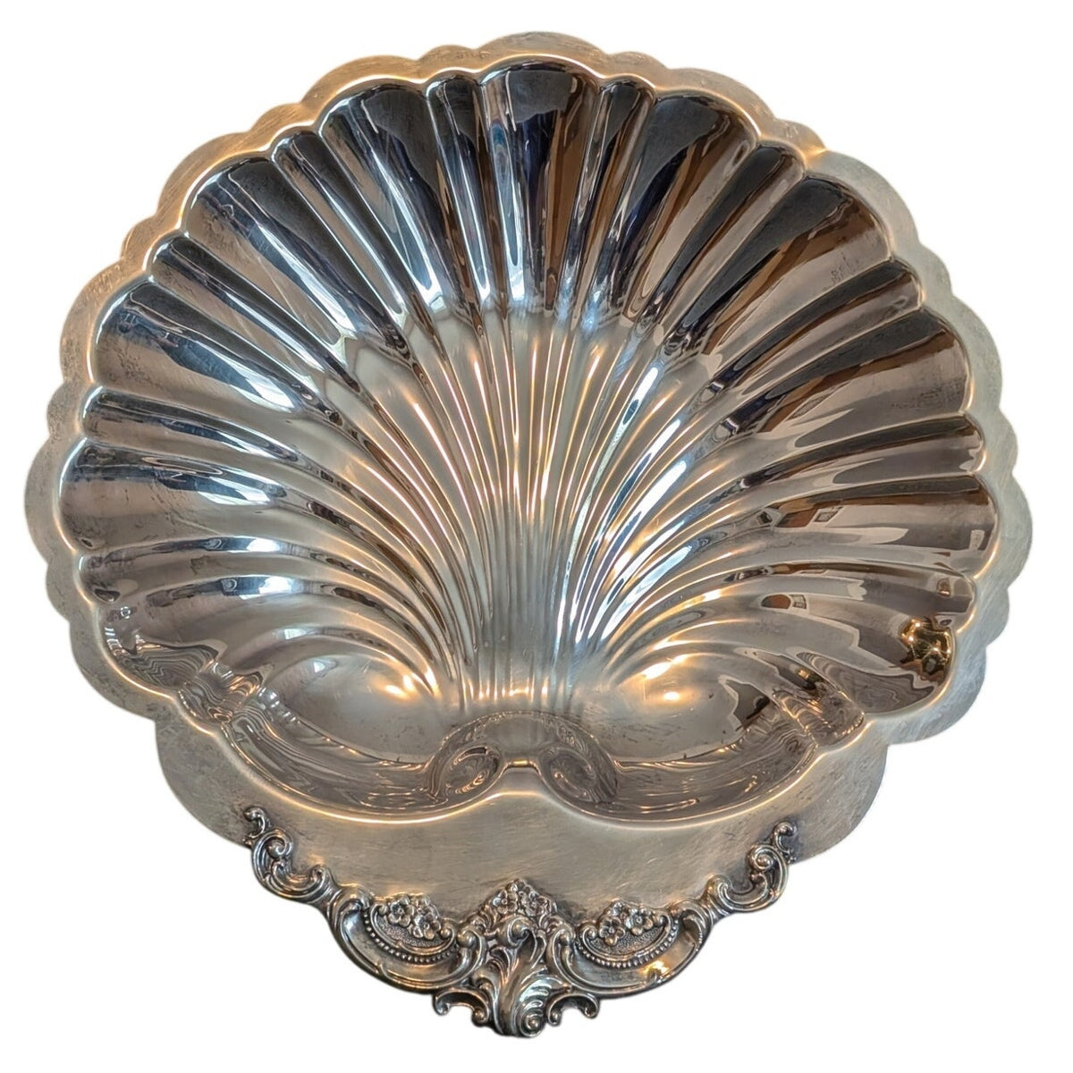 Vintage XL 'Baroque' Wallace Silverplate Clamshell Footed Centerpiece Bowl