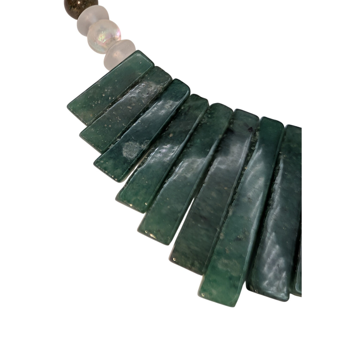 Green & White Stone Bead Graduated Green Stone Fan Bead 18" Necklace