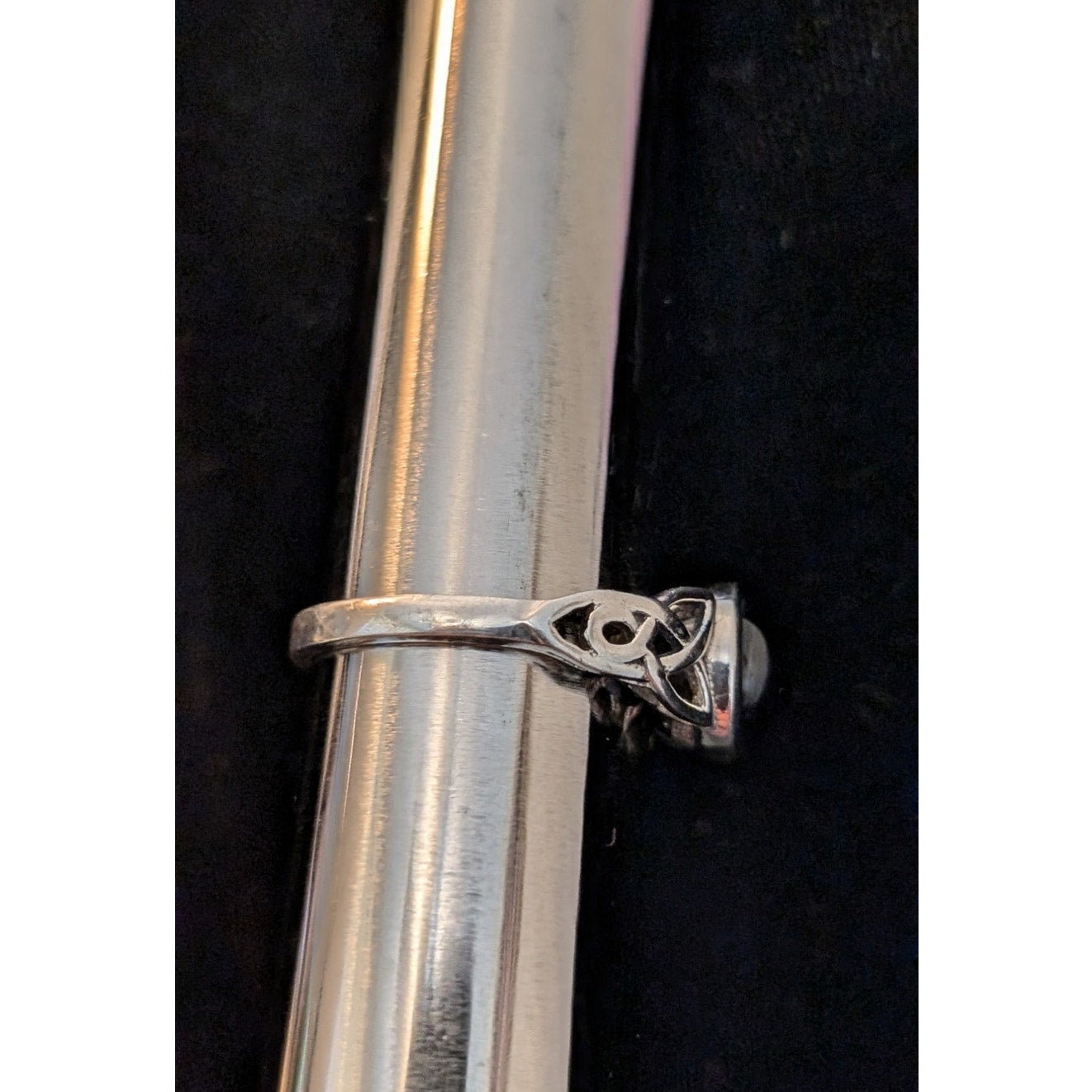 925 Sterling Celtic Knot Bezel Set Round Black Onyx Solitaire Ring Sz 8.5
