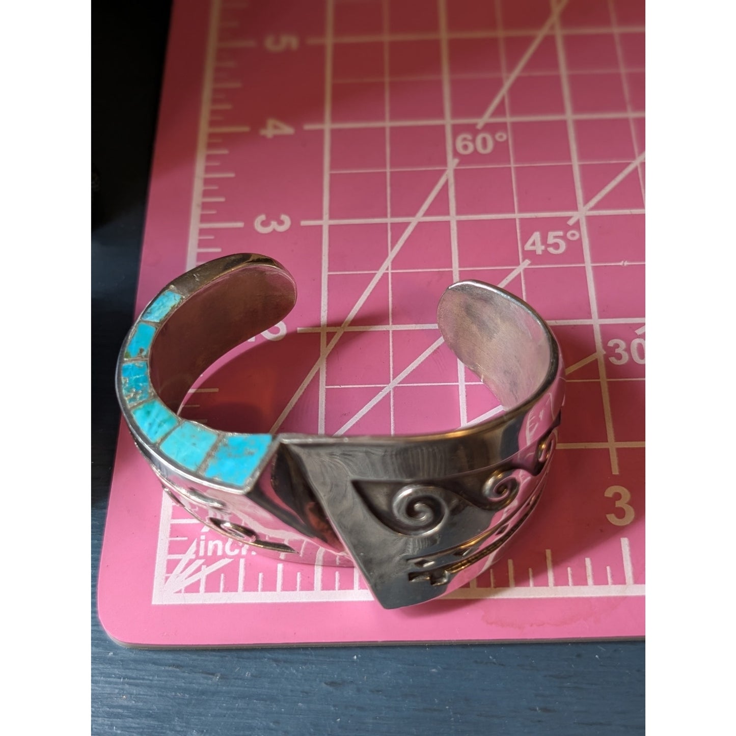 Estate VTG Native American Navajo Top Bottom Side Inlay Turquoise Sterling Cuff