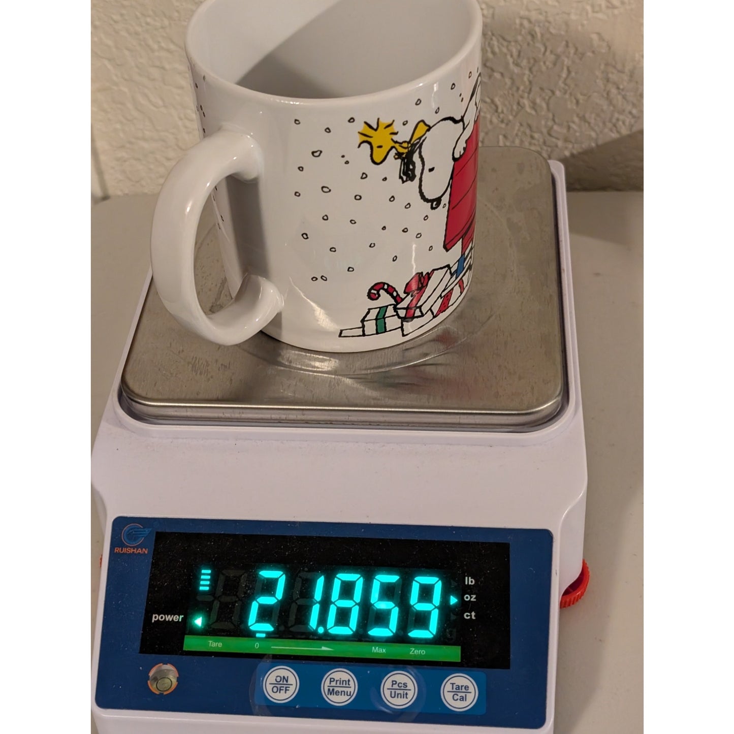 Peanuts Christmas Chillin Snoopy on Dog House Ceramic 20 oz. Coffee Tea Mug Cup