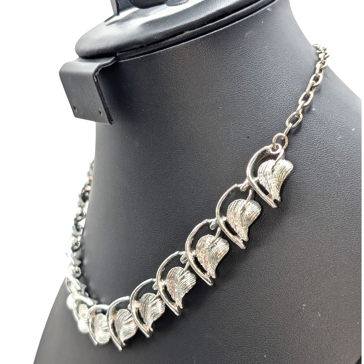 Vintage Silver Tone Leaf Design Hook Clasp 18" Necklace