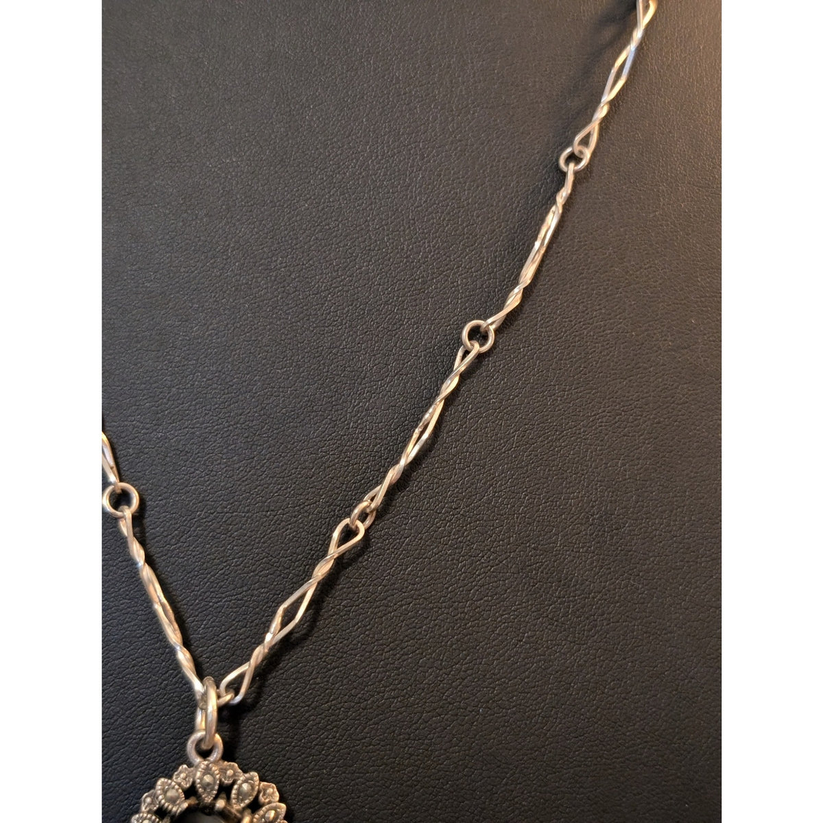 VTG 925 Black Stone Marcasite Flower Pendant on 925 Israel Fancy Chain Necklace