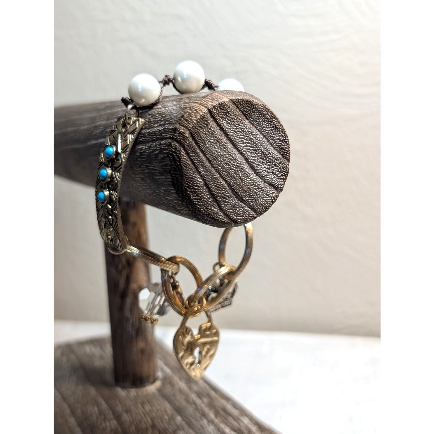 Faux Turquoise Pearl Textured Gold Tone Oval Links & Charms Bracelet