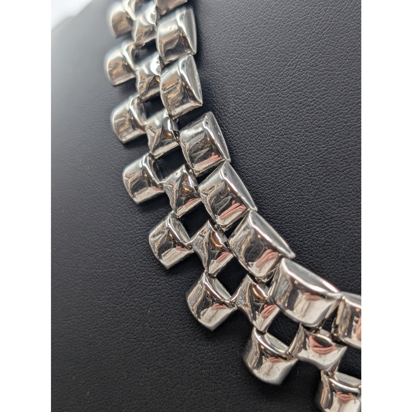 Avon Vintage 1994 Modern Links Silver Tone Lightweight Statement 19.25" Necklace