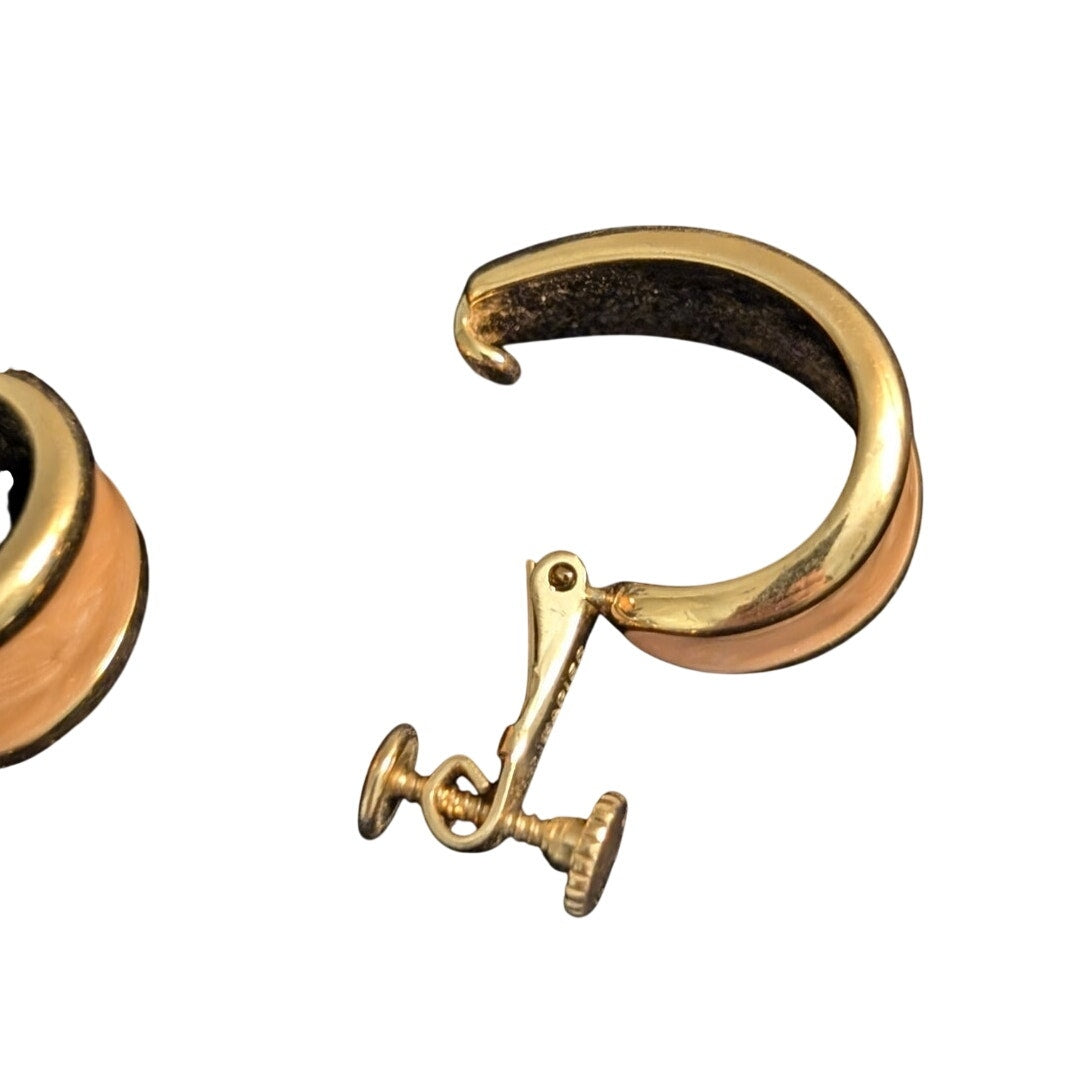 Vintage Signed Napier Peach Swirl Enamel Gold Tone Screw On Half Hoop Earrings
