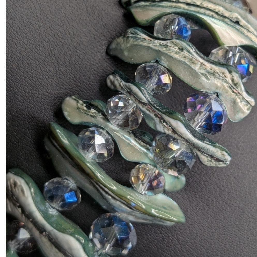 Green Shell AB Faceted Glass Crystal Bead Silver Tone Collar 16"-18" Necklace