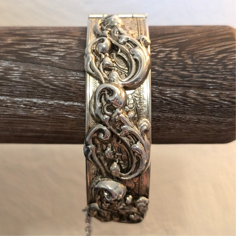 Vtg 1960s Repousse Silver Plate Floral Hinged Safety Chain Bangle Bracelet