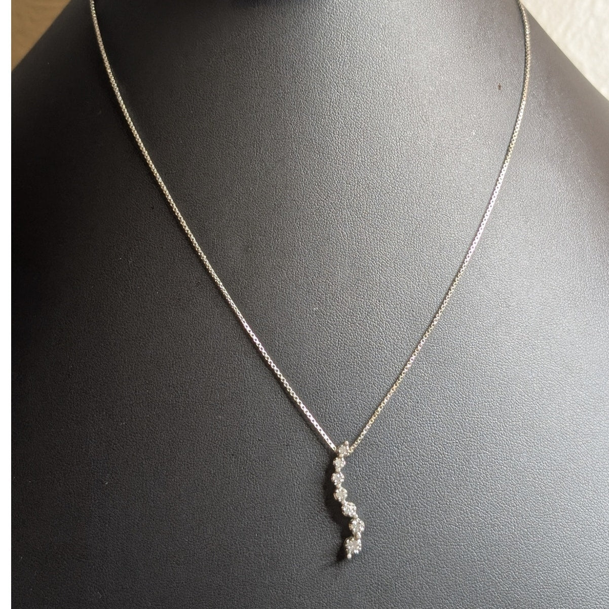925 Sterling Silver Moissanite 'Journey' Pendant Box Chain 18" Necklace