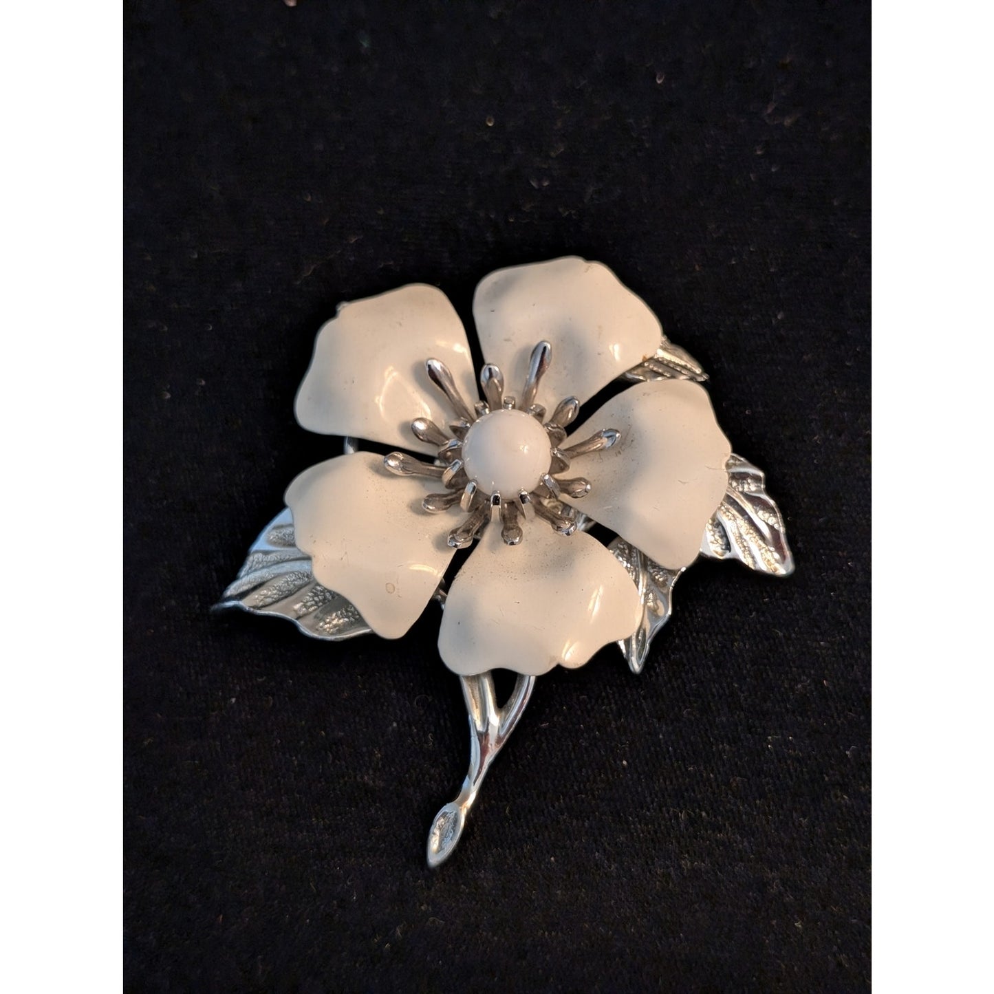 Vintage Sarah Coventry Summer Magic Series White Enamel Flower Brooch