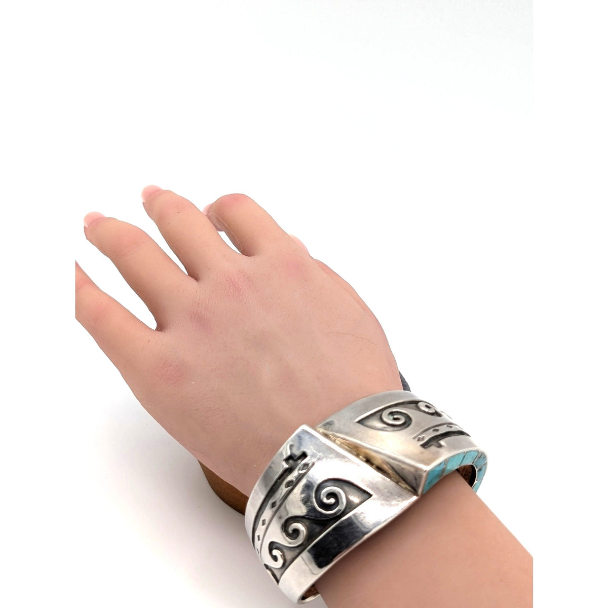 Estate Piece VTG American Navajo Top Bottom Side Inlay Turquoise Sterling Cuff