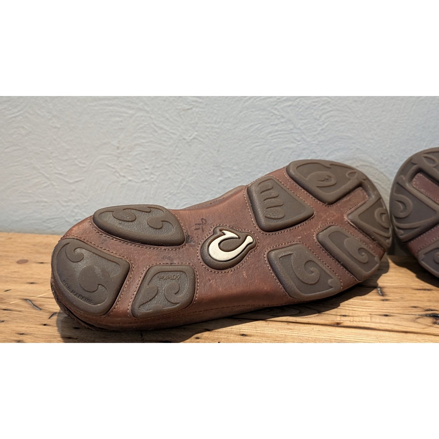 OluKai Moloa Slip-On Ray/Toffee Loafer Shoes Mens Size 8