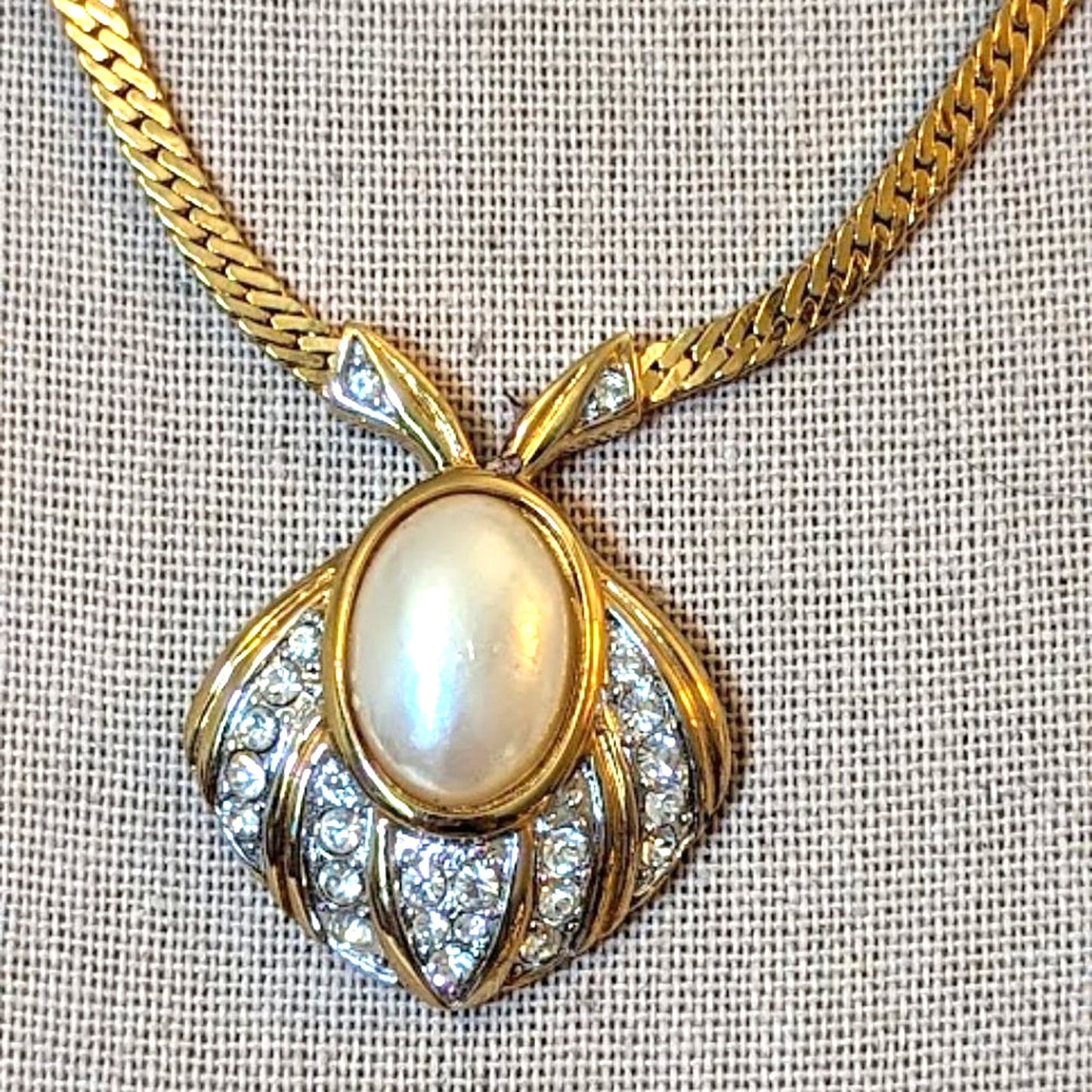 Vtg Gold Tone Chain with Faux Pearl and Rhinestone Pendant and Extender Clasp