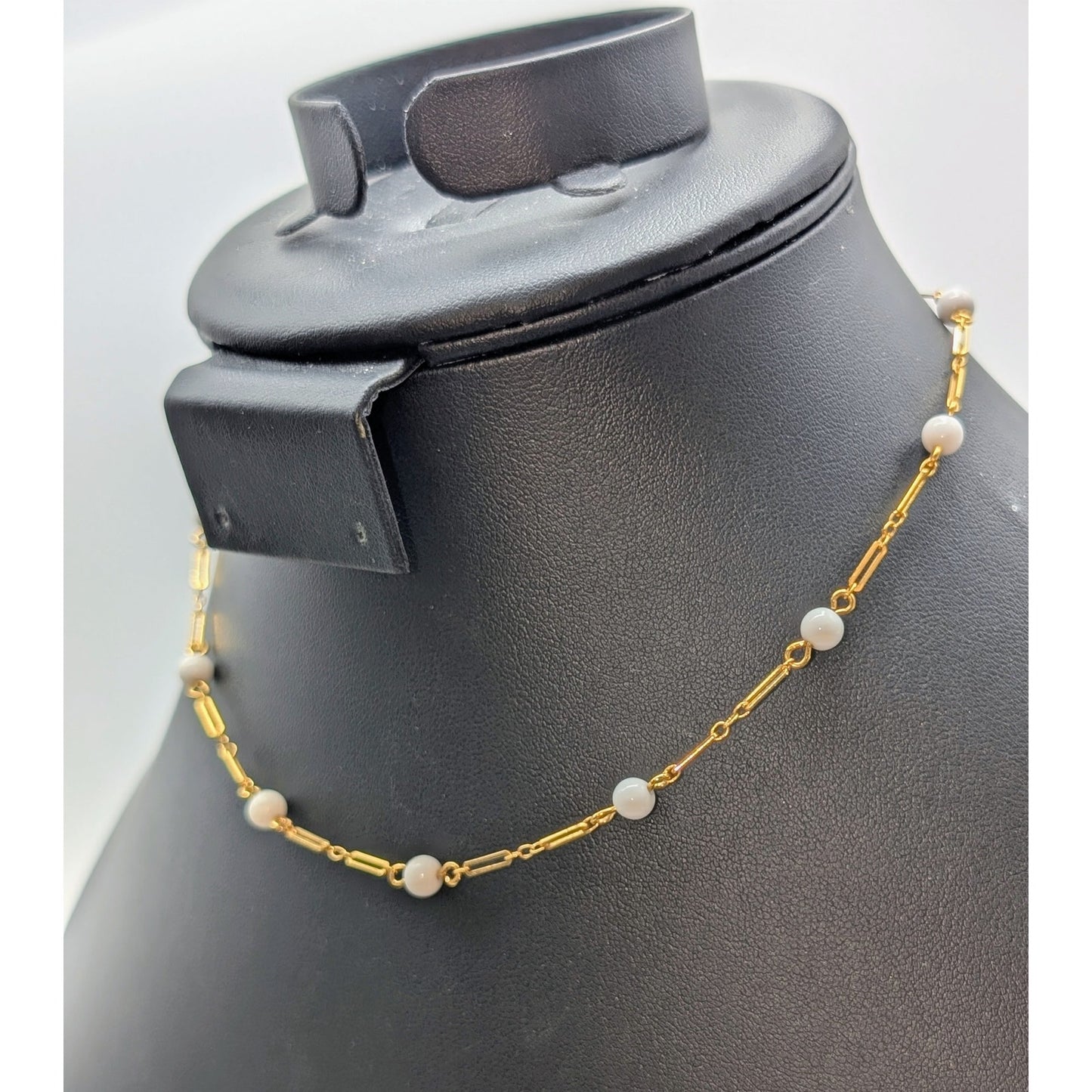 Vtg Monet Delicate Gold Tone Oval Chain Link White Bead Station 14.5" Necklace