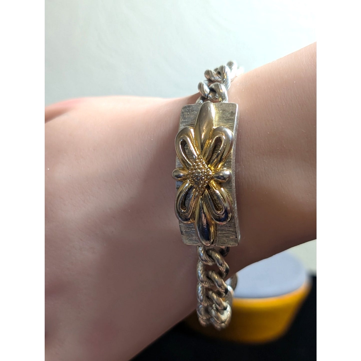 RARE FIND! Vintage Signed Oscar De La Renta Two Tone Chunky Chain Link Bracelet