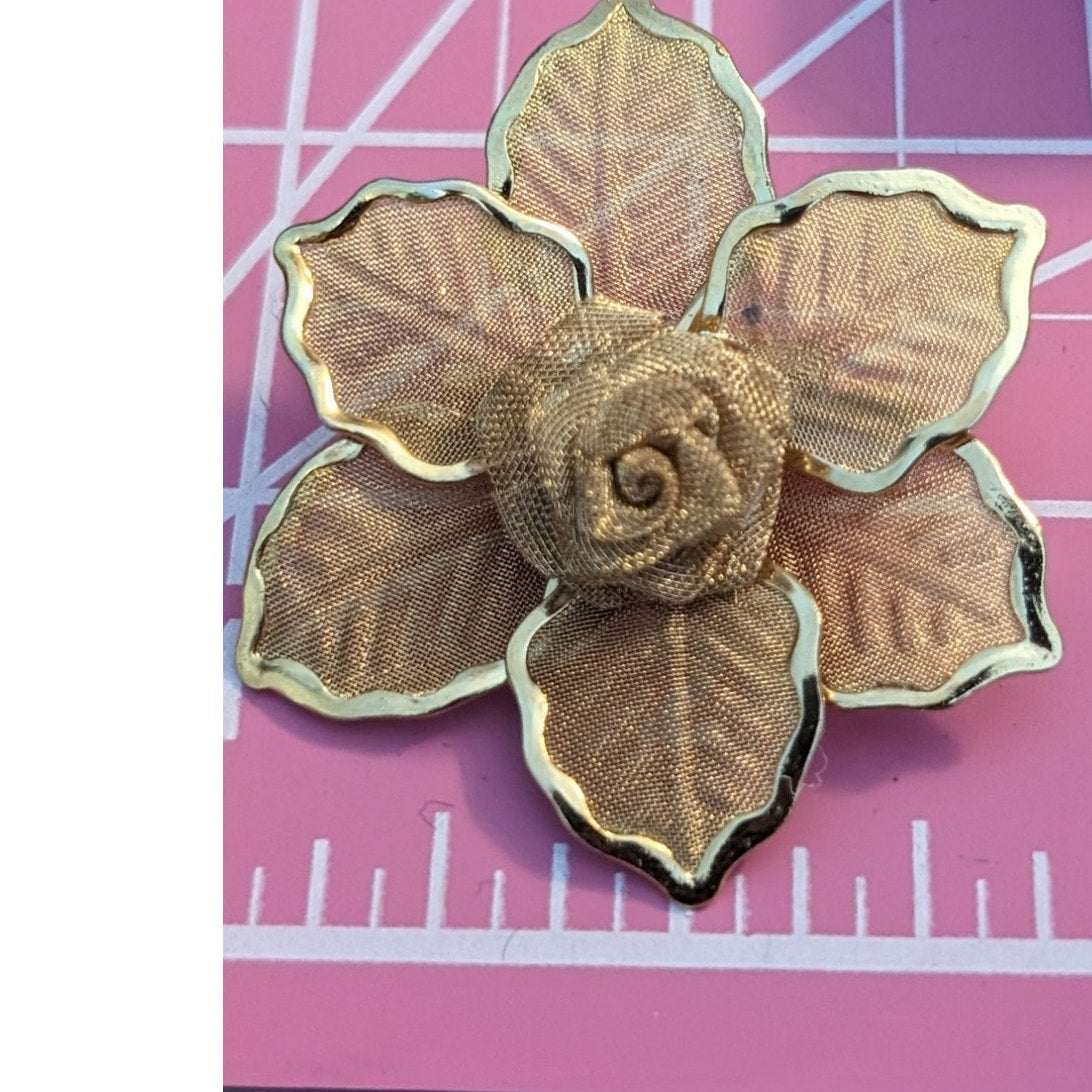 Vintage 1970s Gold Tone Mesh Wire Rose Brooch & Matching Clip On Earrings